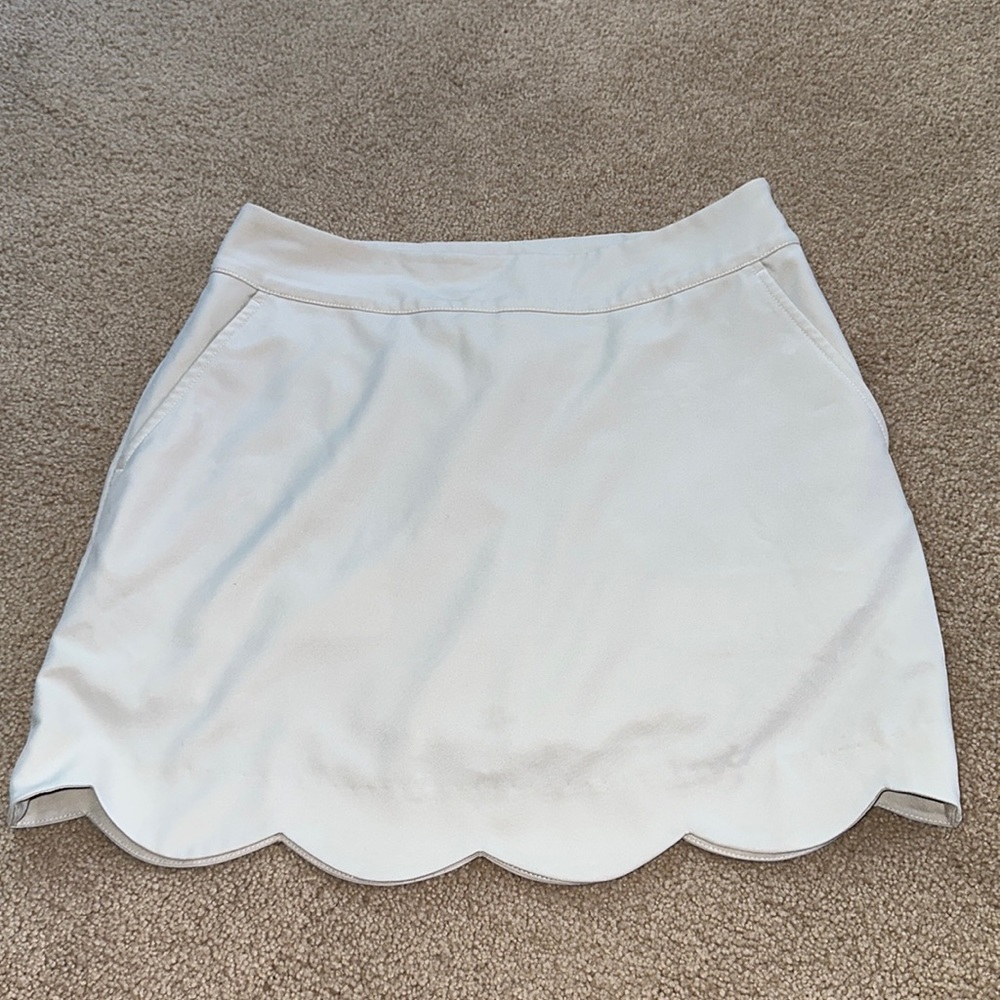 Vineyard Vines scalloped golf skort